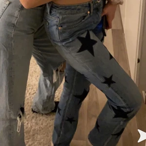 Jeans, tiger - As balla byxor med stjärnor på från tiger i storlek 38/32 (alltså längd 32) ❤️ 