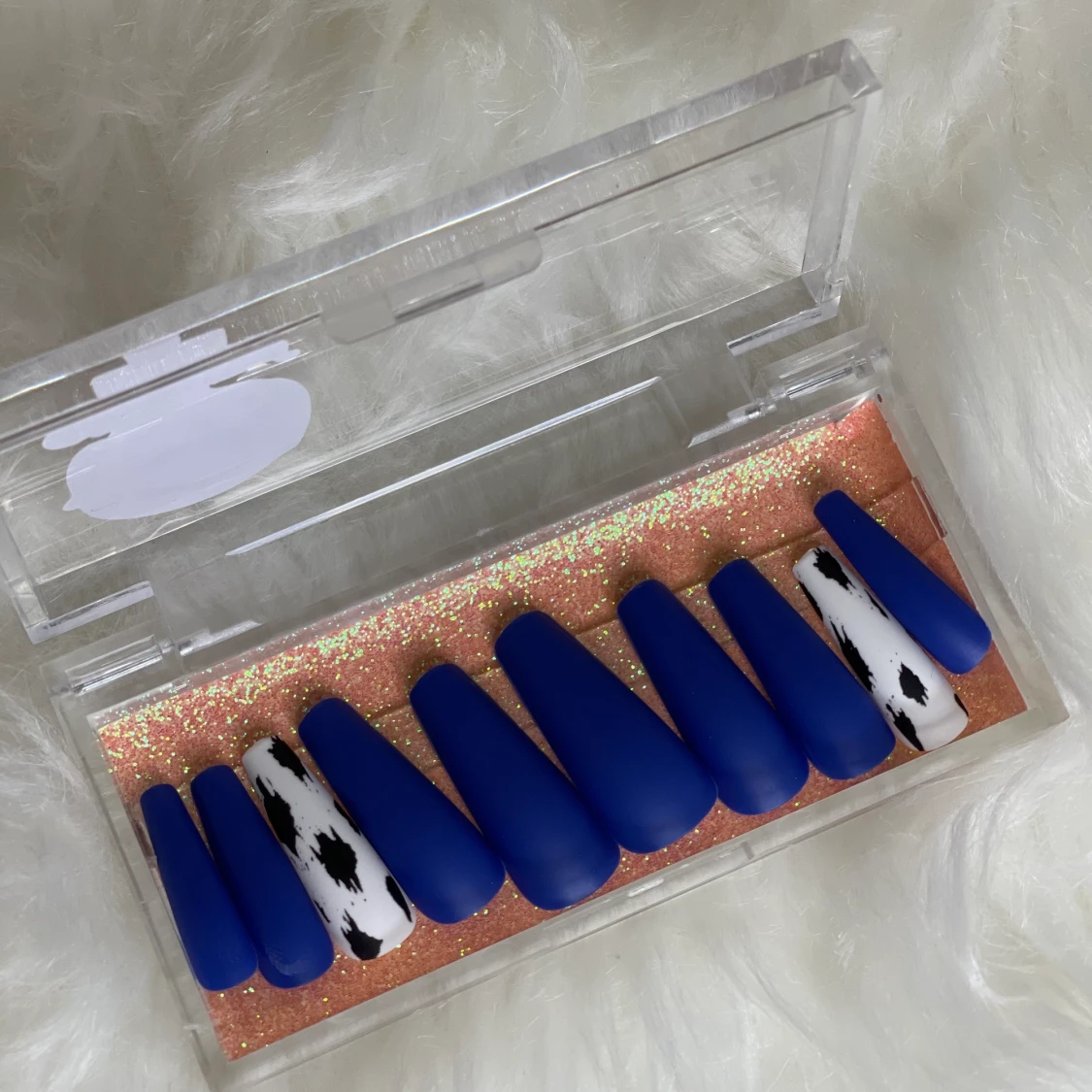 Customized press on nails 