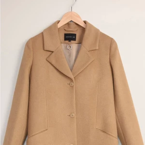 Stockh Lm - Säljer min fina Stockh Lm, den är använd ca 2-3 gånger så den är som ny, storlek 34. Nypris 2999kr, mitt pris 1500 inkl frakt. 