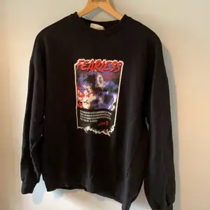 Svart Sweatshirt bara använd ett par gånger.