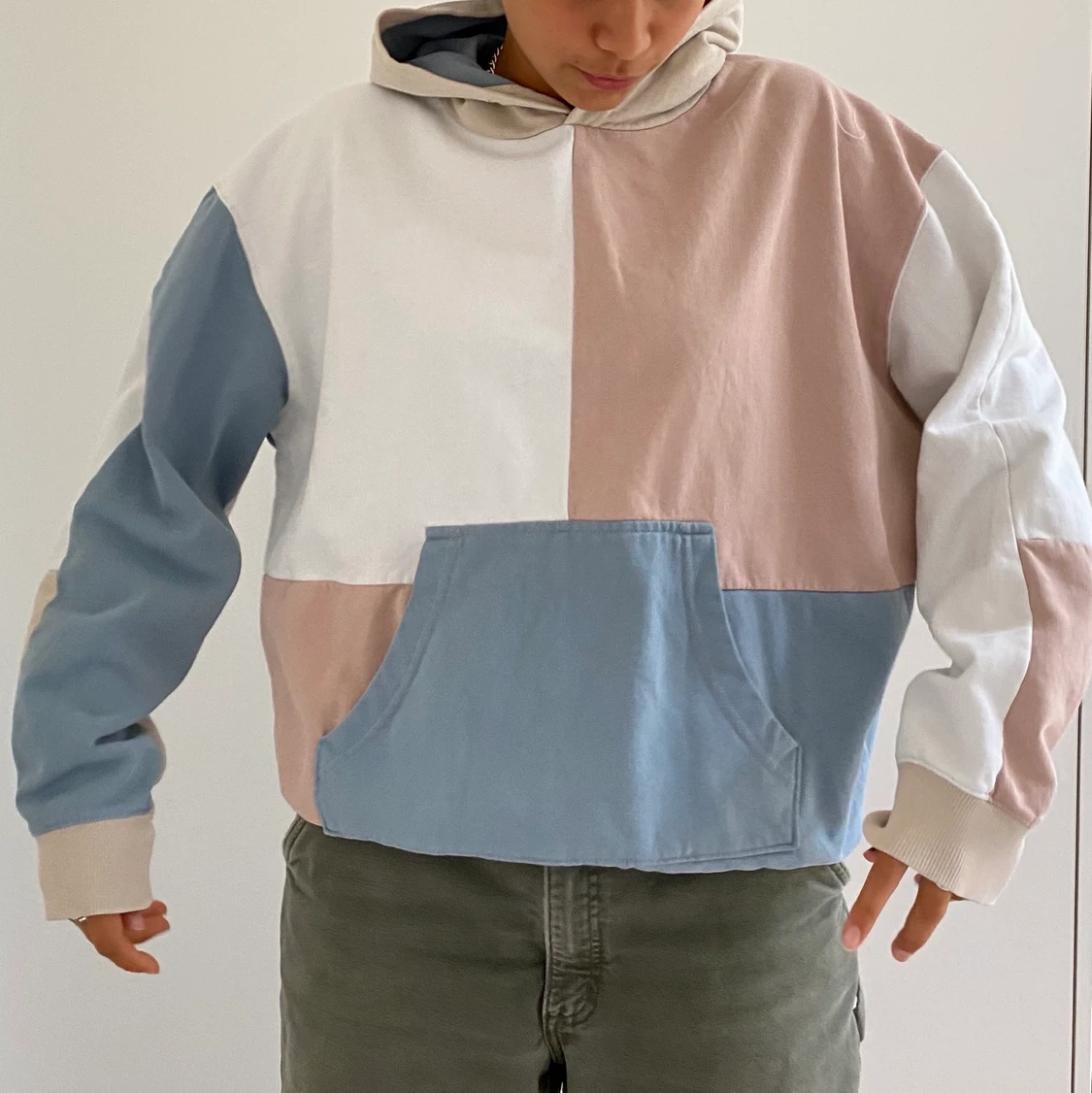 Urban Outfitters hoodie size L - 90