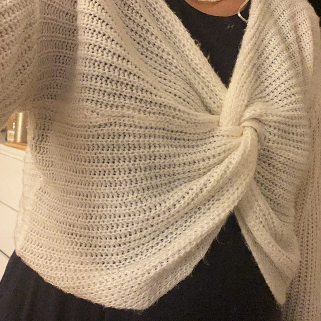 Stickad omlott tröja från H&M strl L - 90