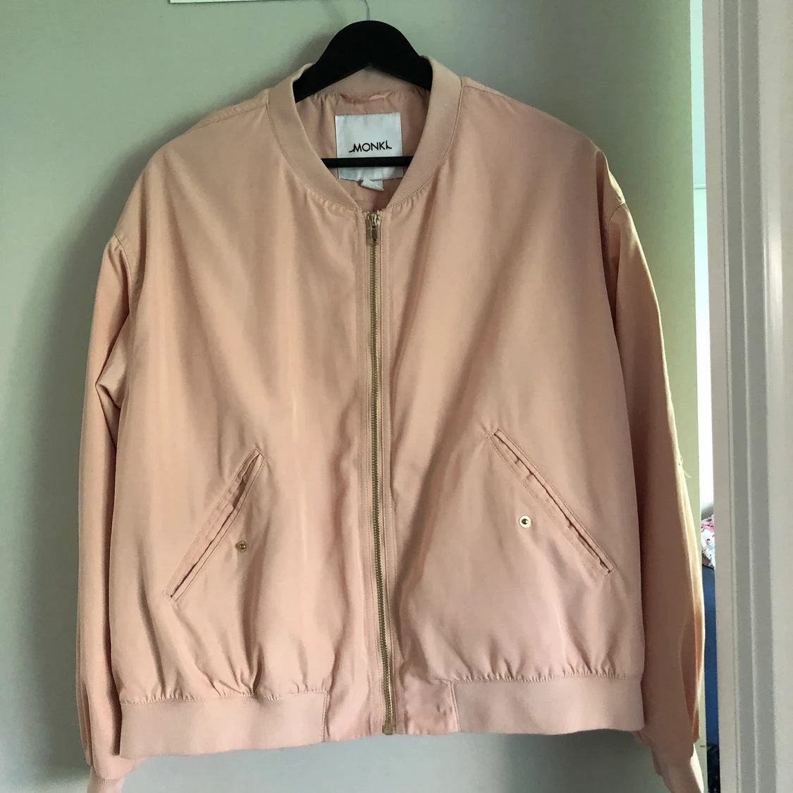 Monki, tunn bomberjacka. - 90