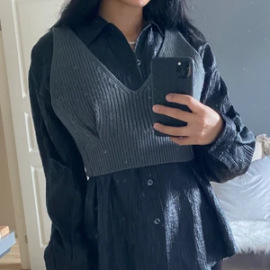 Stickad väst - Fin stickad väst/topp, justerbar!☯️