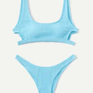 Blå bikini från shein - En helt ny bikini från Shein i storlek S. Men överdelen är lite större så den passar nog en M. Säljer denna för 50 kr + frakt.   Dm för mer bilder och info 