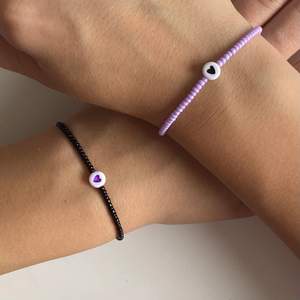 Matchande armband som går att få i olika färger ❤️‍🔥 Ett set om 2 st armband kostar 42kr, gratis frakt 