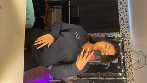 Peak performance luvtröja  - Säljer en jättefin ny luvtröja från peak performance i storlek 170 passar mig som har S/M. Nypris 699, säljs för 400kr🤍