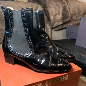 Bouts  - Pris går att diskutera 