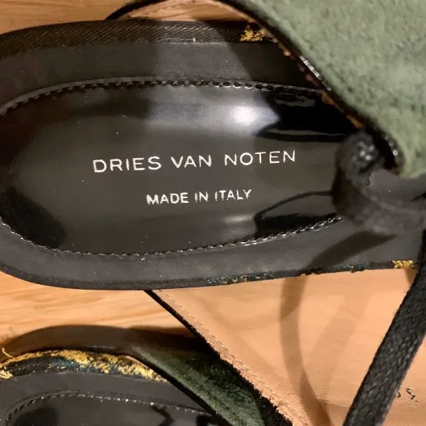 Dries Van Noten dam skor Slingback Mules Grön suede Endast använda en gång Stl. 38. Skor.