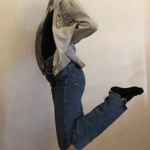 Zip - Säljer en ziptröja från Glam Polo⚡️Super snygg att ha till vardgas! Säljs på grund av rensning i garderoben 🌟