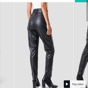 Fakeskinn byxor - Supersnygga byxor ifrån nakd som ej kommer till användning längre, skärpet ingår ej då de är borta