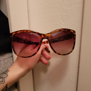 Solglasögon  - 25kr + frakt 💕