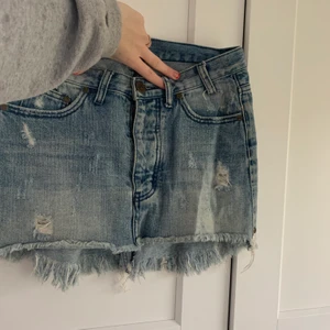 ONE TEASPOON kjol - One Teaspoon kjol i stolek 23, men mig som är Xs/S. Pris + frakt 