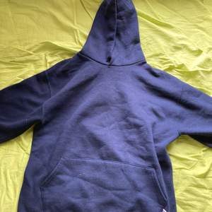 Russel Athletic hoodie med boxy fit Passar S/M I vintage skick Köpare står för frakten