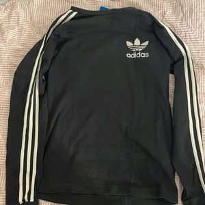 Adidas - Skriv om du har några frågor