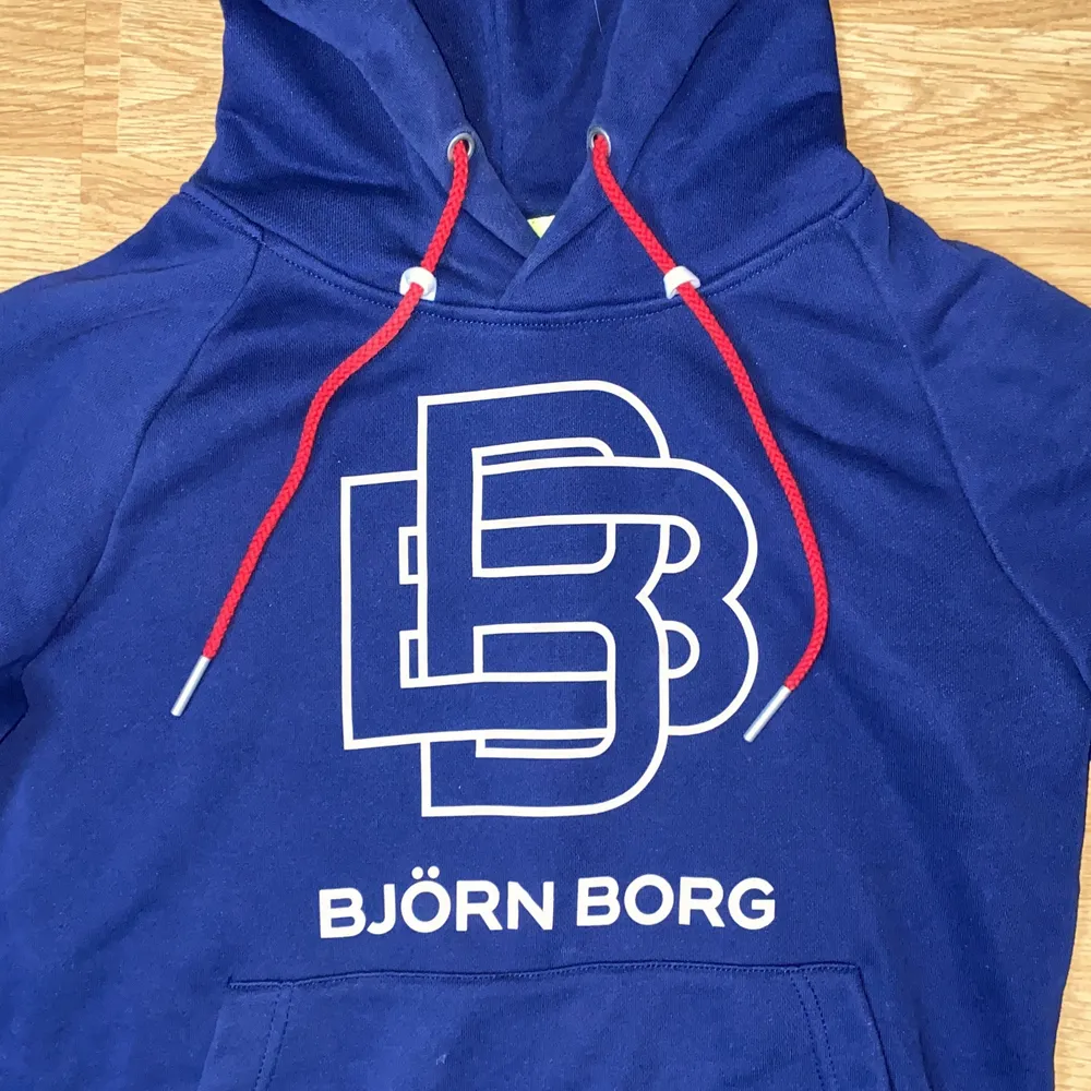 Björn Borg hoodie marinblå med tryck storlek s. Tröjor & Koftor.