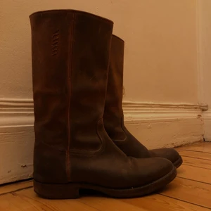 Marlboro boots - Vintage mocka boots i bra skick och kvalité. Köpta i Stockholm 1987/1988. Storlek 39/40. 