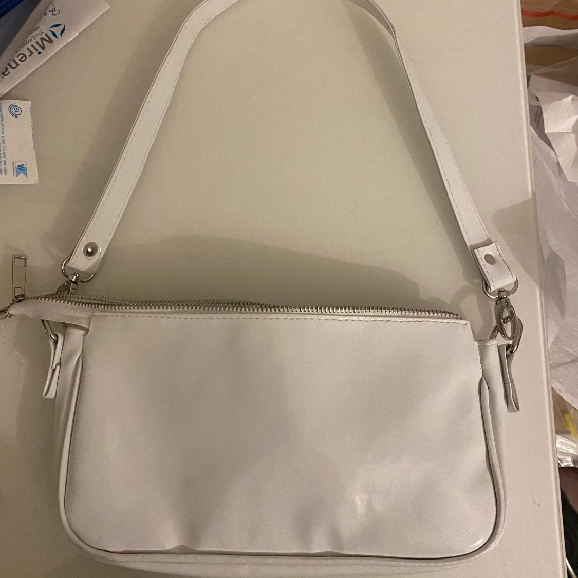 vit väska - 90