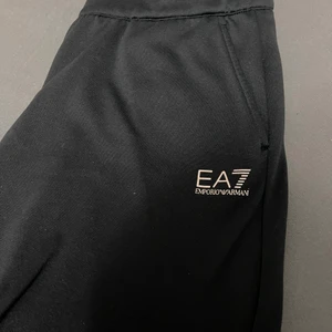 EA7 mjukis - Köpta på JD, knappt använda. Storlek M