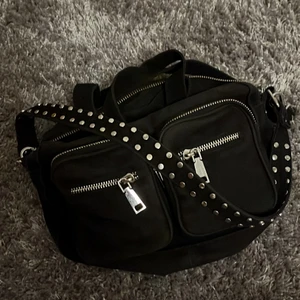 Noella bag - Säljer denna Noella väskan då den inte används! Den är i bra skick🖤