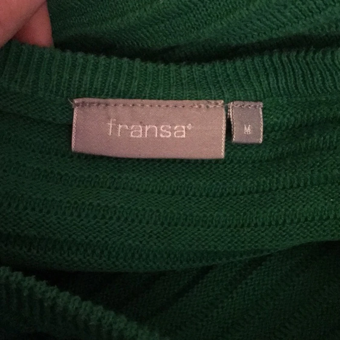 Grön tröja med ränder V neck  - 91