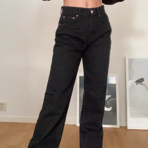 Jeans  - Använda en gång , köpte dom och sen kände att det inte var min stil. Nypris 500kr 