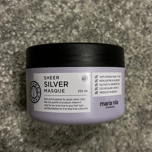 Maria Nila inpackning  - Oanvänd/ oöppnad Silver inpackning från Maria Nila. Nypris: 279kr