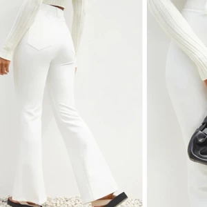 Stright leg vita byxor från PLL - I ny skick och UK size 12! 💕 möts i Sthlm eller frakt 50kr