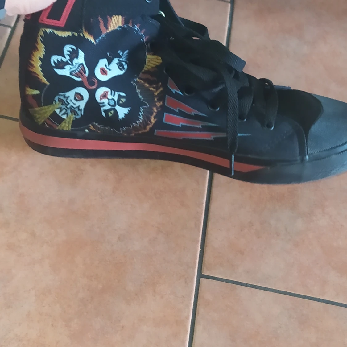 EMP Kiss skor strl 42  - 91