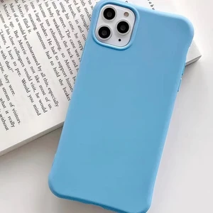 Helt nytt iphone 12 skal - Helt nytt iphone 12 skal. Inte ens tagit ut från förpackningen. 