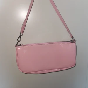 Rosa vinyl väska  - Använd 1 gång. Frakt tillkommer 