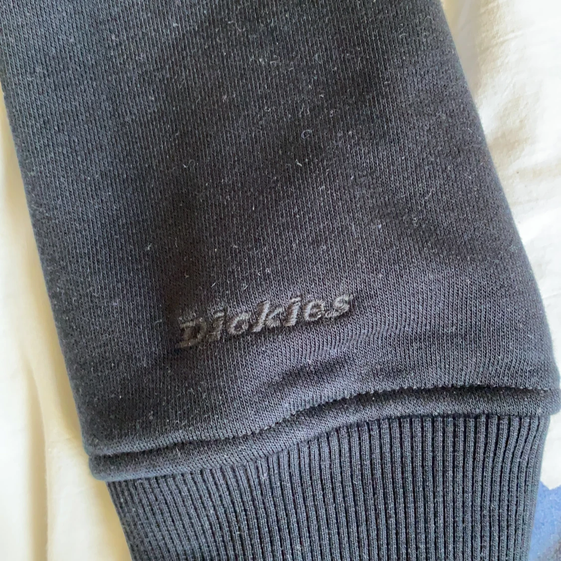 Svart dickies hoodie - 90