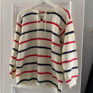 Vintage hemstickad Pippi-tröja - Oanvänd, mjuk och härlig stickad tröja i lös passform M.