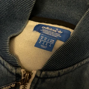 Adidas tröja - Fin tröja, bra skick, bara allmänt snygg o allt det där