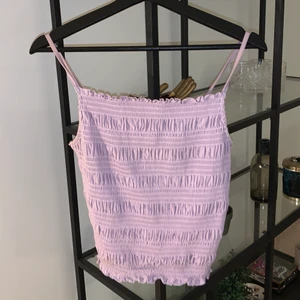 Somrigt linne - Ett jättegulligt ljuslila linne💜