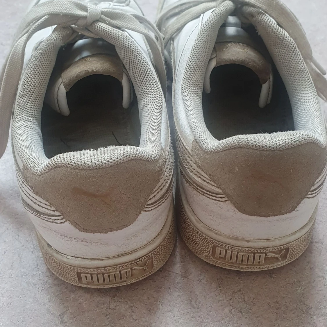 1:par vita puma skor  - 91