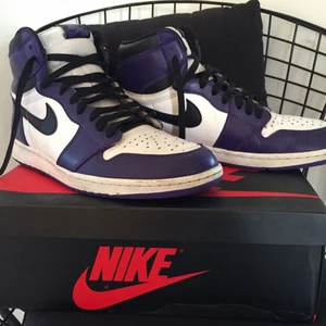 Jordan 1 high court purple - Ett par jordan 1 high court purple storlek 45. Rätt så använda så säljs för ett fint pris. Billig drip, pris går att diskutera så skriv ett meddelande