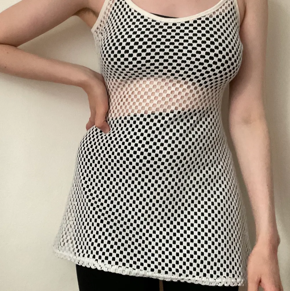 Superfin nätklänning köpt på humana 💛 a-linje formad ✨ kan skickas . Klänningar.