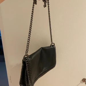 Fin väska - Axelbandsväska från Gina, använd en gång. Köpare står för frakt🌸