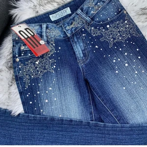 Coola jeans - Coola vintage jeans, låg/mellan höga i midjan. Helt nya! Utsvänga i modellen och stl xs. Nypris var 959kr 💓✨