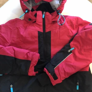 Vinterjacka  - Varm, vattentät vinterjacka 