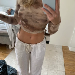 2 set, matchande toppar  - 2 super fina toppar som är så fina i både sommar och i höst. Båda har storlek xs/s, men passar främst om man är i st xs💕💕💕