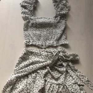 Gulligt sätt i storlek xs  - Jätte fint sätt från shein som jag använt max 2 gg. Du står för frakten också. 