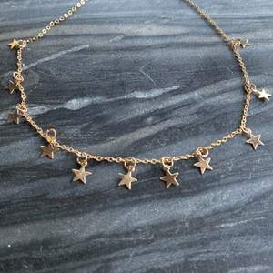 Halsband med stjärnor. Frågor och beställningar tar jag emot här eller på Instagram @emilias_smycken