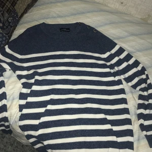 Stickad tröja - Fin helt ny tröja från Hamilton republic