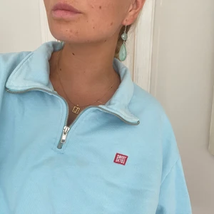 OVERSIZED TRÖJA  - Snygg och skön oversized tröja från märker sweet sktbs. Strl L och bra skick. 💙