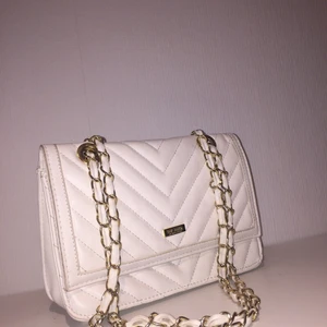 Vit väska från Don Donna - Vit väska från Don Donna