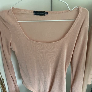 Rosa Bodysuit - Aldrig använd, storlek UK 8 (S-M)💕