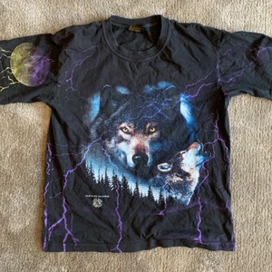 Vargtröja - En tshirt med vargtryck