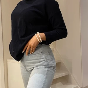 Snygg tröja - Denna tröja är otroligt skön och super snygg. Kontakta mig ifall du är intresserad. Kolla gärna in mina andra kläder!💕